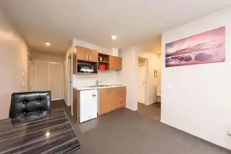 315 Riccarton - 48