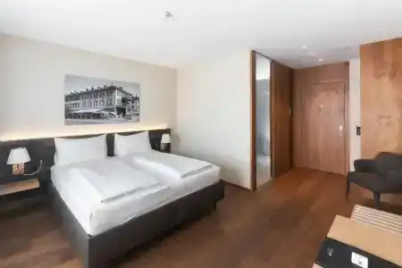one66 (free parking garage) - 13