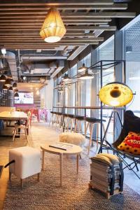 Moxy Bucharest Old Town - 8