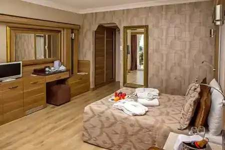 Laurs Experience & Elegance - 30