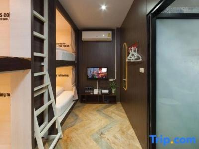 Sleep Walker Poshtel - 53