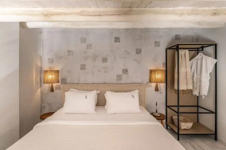 Blue Carpet Luxury Suites - 103