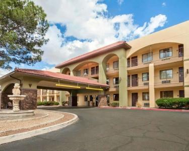 Quality Inn Airport East - 16