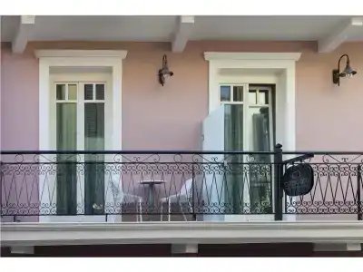 Consolato Boutique - 155