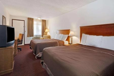 Howard Johnson by Wyndham - 4