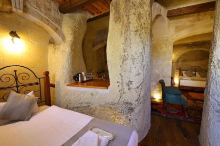 Sarnich Cave Suites - 59