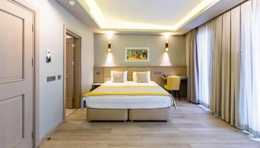 Seraglio & Suites - 65