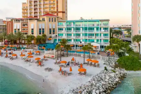 Winter the Dolphins Beach Club, Ascend Collection - 22