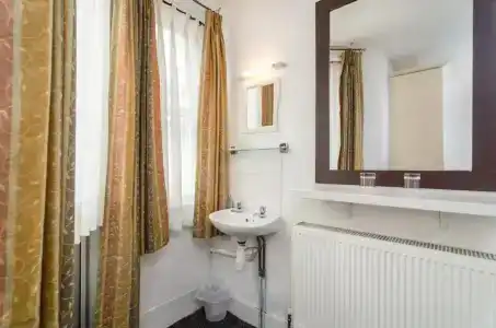 Earls Court - 23