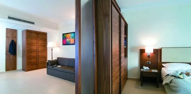 Suites & Residence - 116