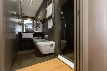 The Hub - 9