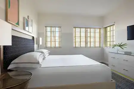 Kimpton Surfcomber, An Ihg - 73