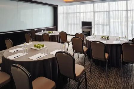 Mövenpick Jumeirah Lakes Towers Dubai - 11