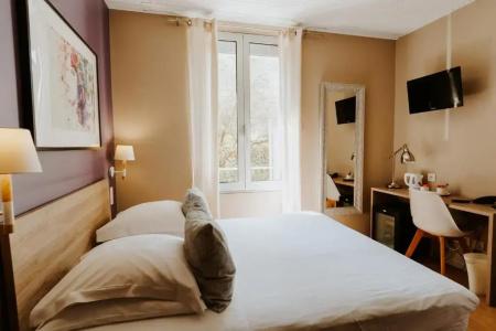 Hôtel Le Petit Castel - 73