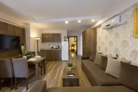 A Palace Suites - 4
