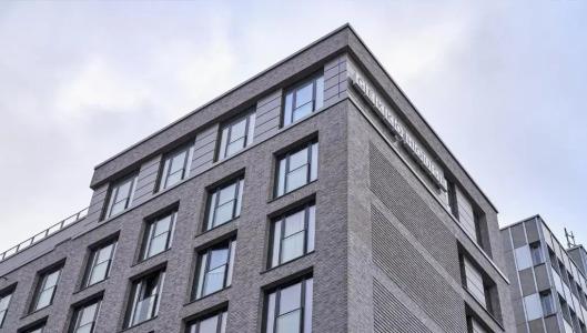 Gekko House Frankfurt, a Tribute Portfolio - 0