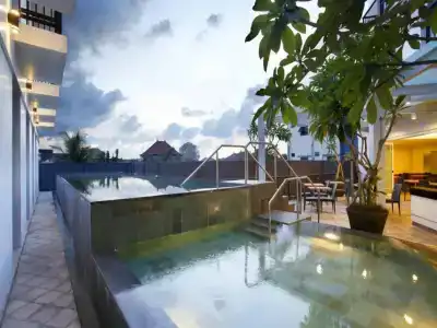 Amaris Teuku Umar - 14