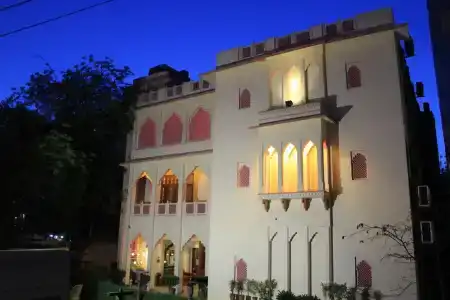 h r Palace - 0