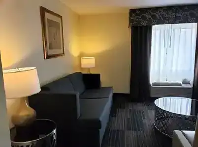 Club Nashville Inn & Suites - 36