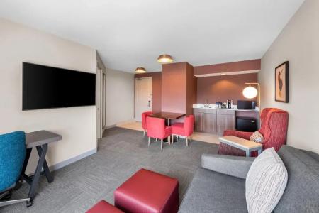 Hilton Garden Inn - 83