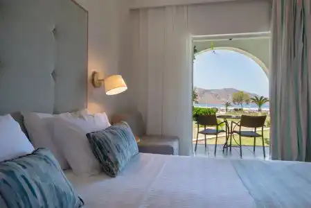 Pilot Beach Resort - 4