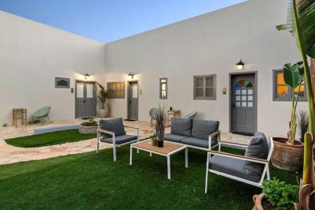 Helios Boutique Suites by La Finca - 22