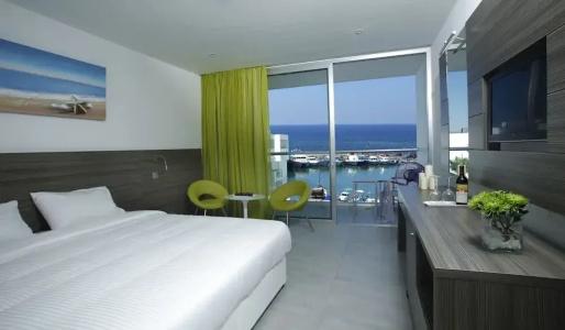 Limanaki Beach & Suites - 87