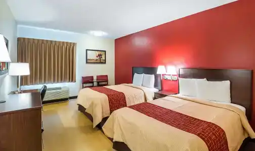 Red Roof Inn Plus + Phoenix West - 5