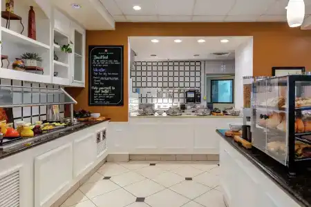 Hilton Garden Inn West I-65 Airport Boulevard - 13