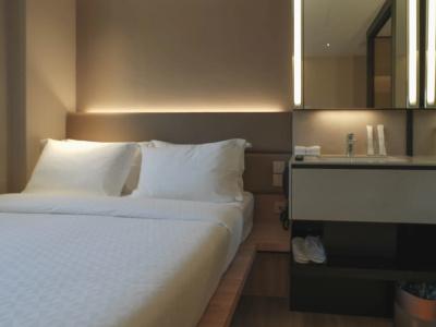 Porcelain By Jl Asia (Sg Clean) - 72