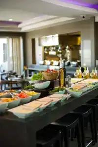 Renaissance Izmir - 11