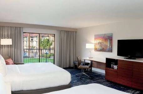 DoubleTree by Hilton - 40