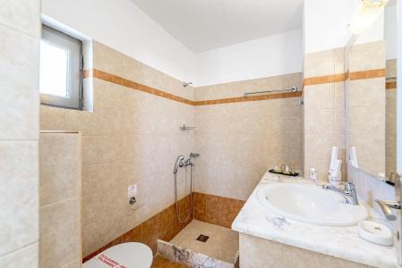 En Plo Boutique Suites Oia Santorini - 9