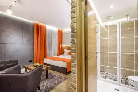 One Luxury Suites - 86