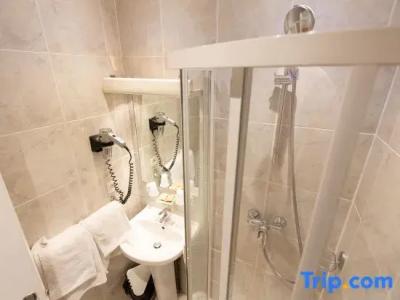 Hôtel de La Marne - 16