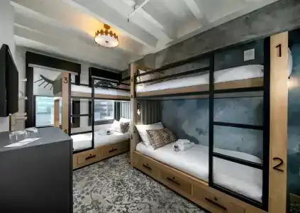 The Wayfarer Dtla - 40