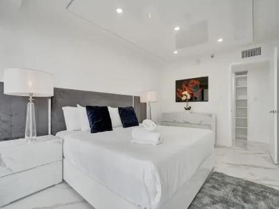 The Alexander All Suites - 246