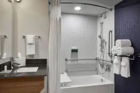 Fairfield Inn & Suites by Marriott Virginia Beach/Norfolk Airport - 4