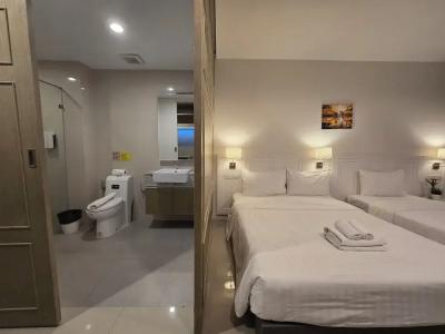 Sleepstation at Pratunam - 180