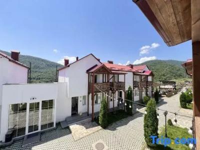 Motives Inn - 123
