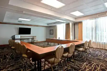 Hampton Inn & Suites-Downtown-Riverplace - 19