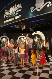Kaila Krizantem - 19