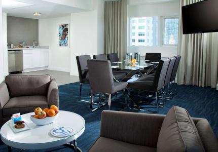 Yve Miami - 2