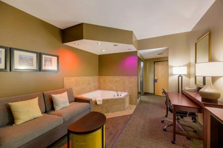 Comfort Suites West - 63