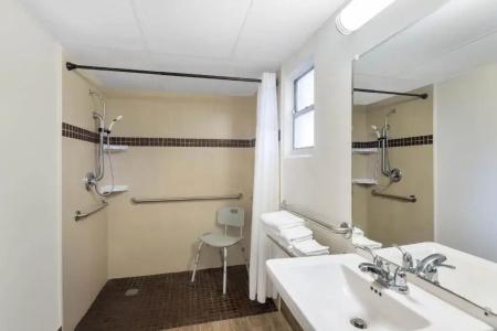 Super 8 by Wyndham Sarasota Area - 18