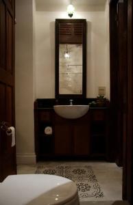 The Bhuthorn Bed & Breakfast - 19