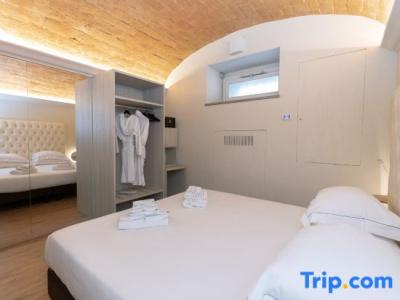 Florence Luxury Suites and Wellness - 41