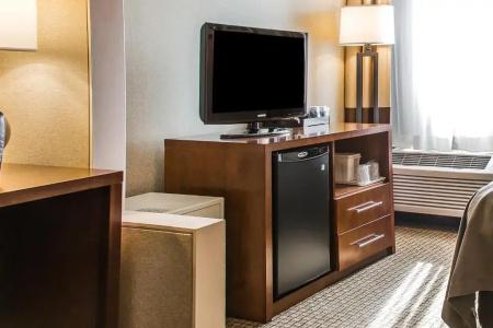 Comfort Inn Boston - 36