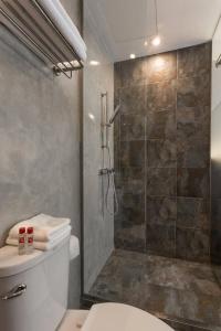 Ruamchitt Plaza - 9