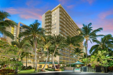 Courtyard by Marriott Waikiki Beach - 26